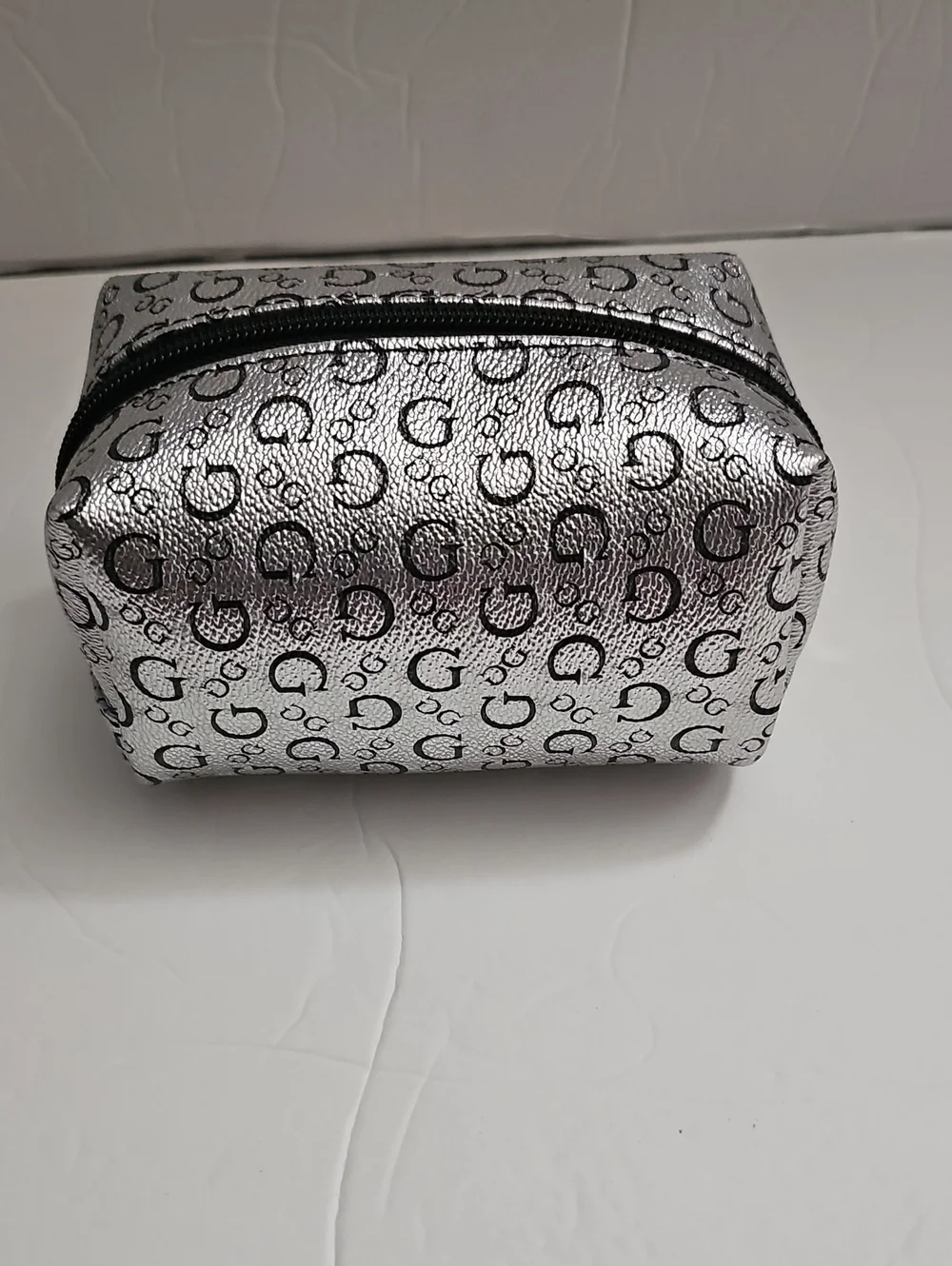Guess Silver Logo-Print Cosmetic Pouch
